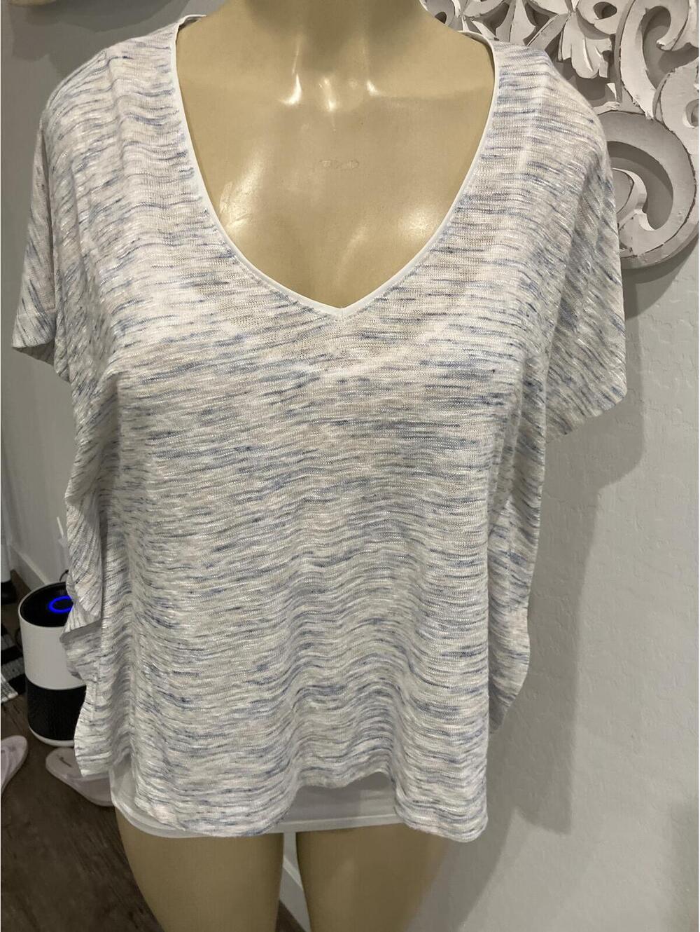 White House Black Market Women's Size S Layered V-Neck Dolc/